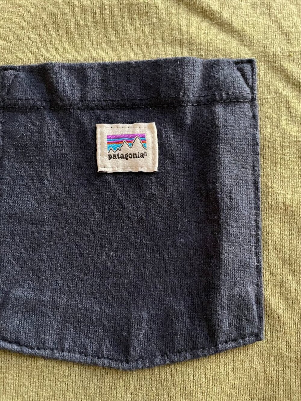 Patagonia Two Tone 'Responsibiliti-Tee' Unisex T-Shirt - Size L - Picture 5 of 9